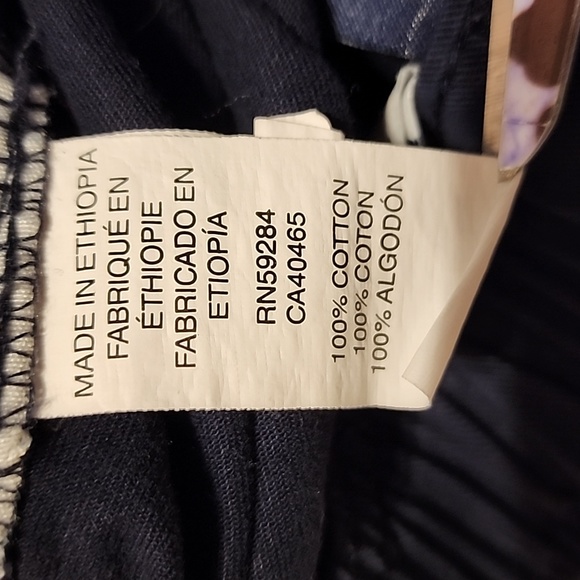 Children's Place Pocketed Black Cargo Pants - Picture 8 of 8